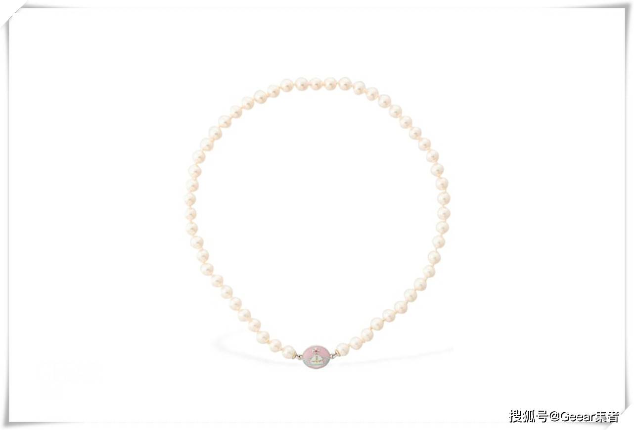 孝渊 韩星们也不约而同戴上这款项链：秋冬不能错过的珍珠首饰！