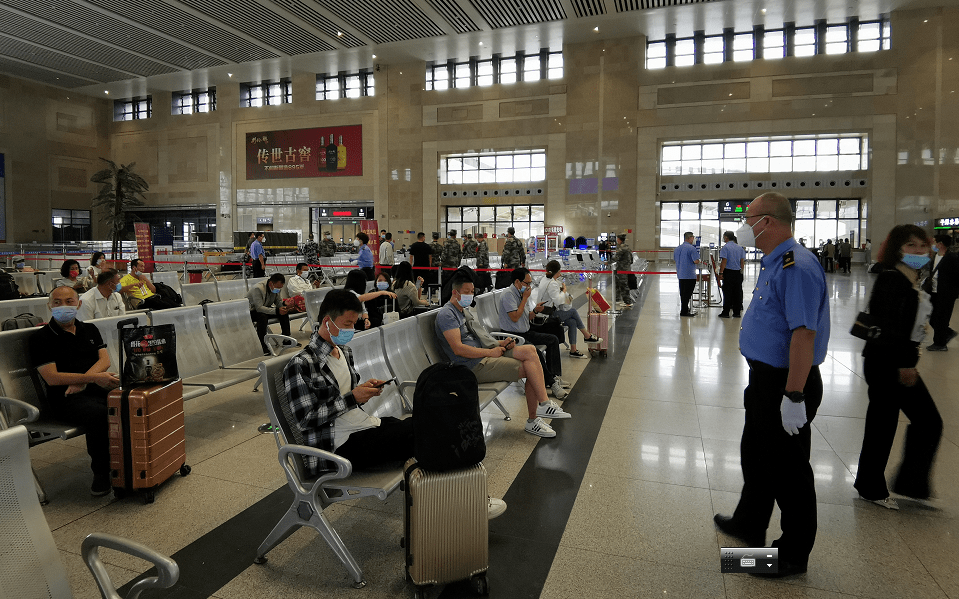 河北保定十一长假火车站增开25趟旅客列车