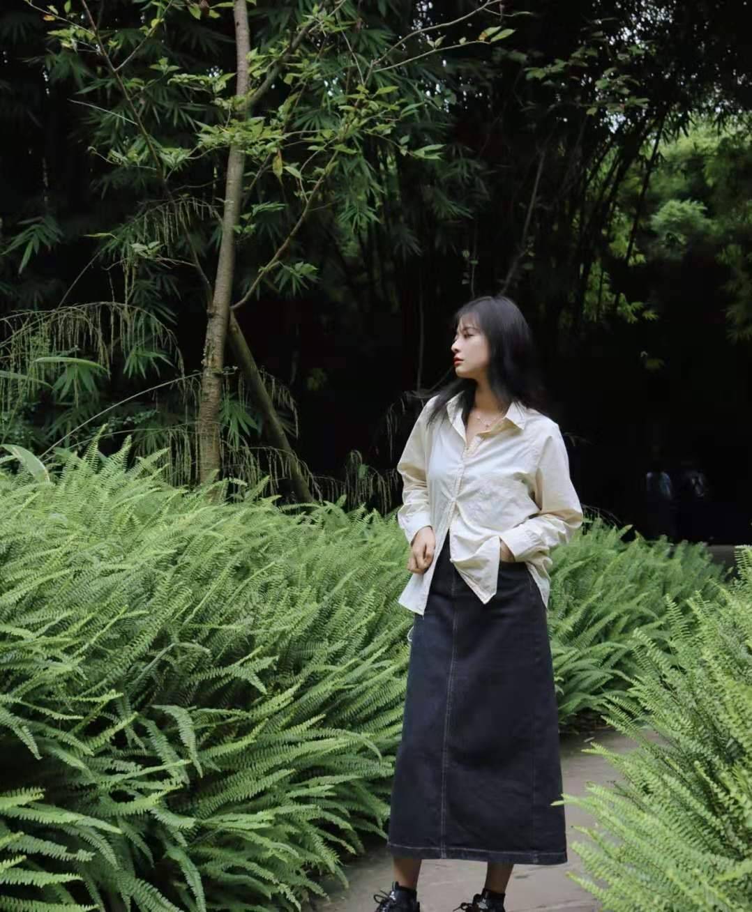高跟鞋 秋节推荐：半身裙配4款鞋子，小姐姐穿上后，拉升腿型显瘦又显高