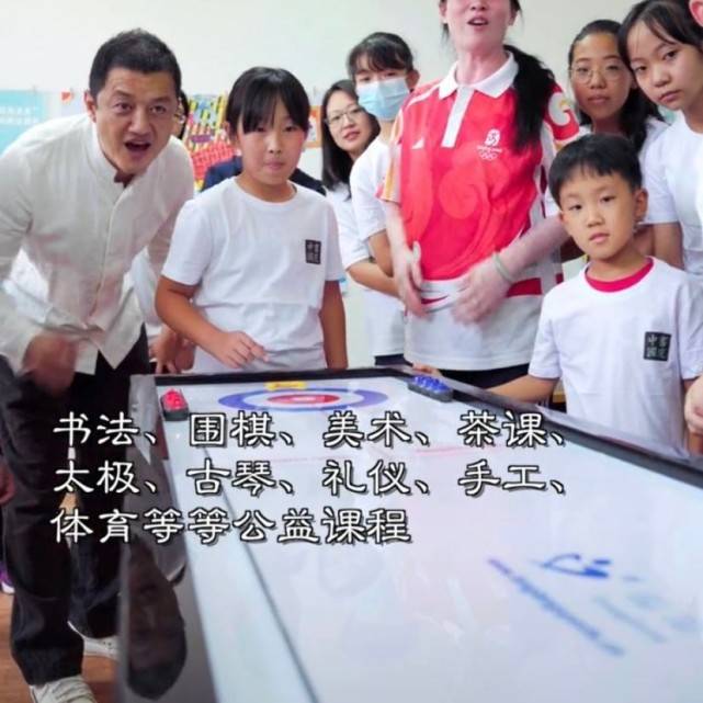 生日 李亚鹏正式过50岁生日好心酸！穿唐装变老头，小19岁女友一直没在