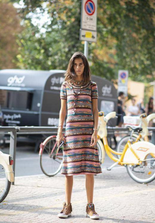 美眉 条纹+裙装，简约又百搭，巧妙组合不翻车，掌握技巧，简约又时髦