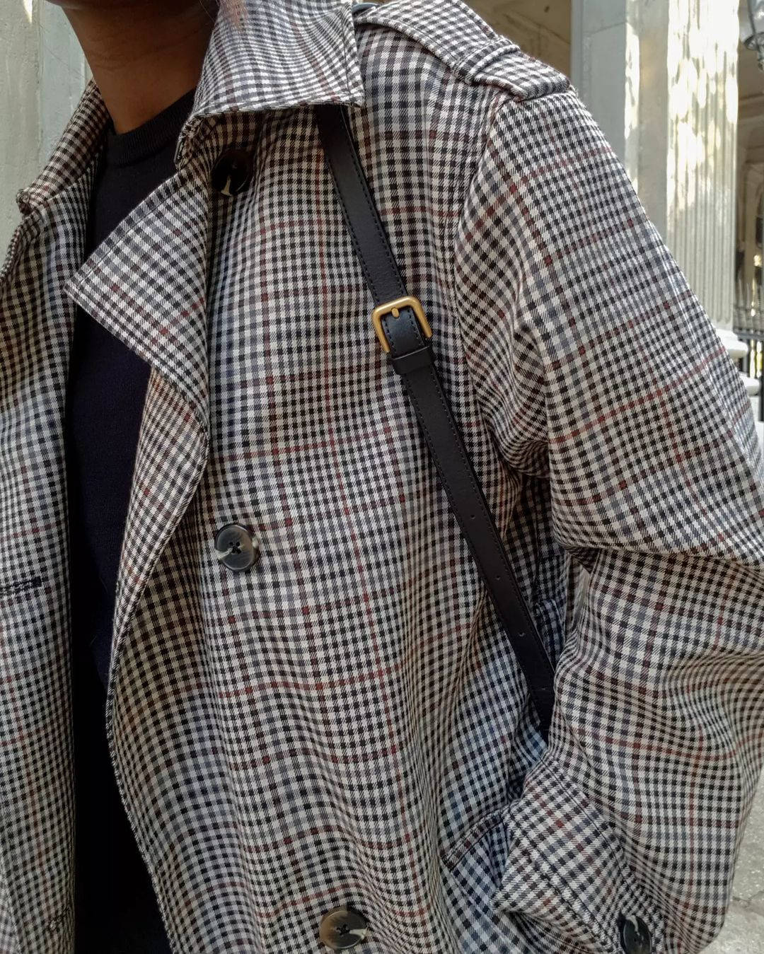 的全套 皮肤黑穿什么颜色的衣服好看？黑肤小姐姐的秋冬穿搭示范，超好看