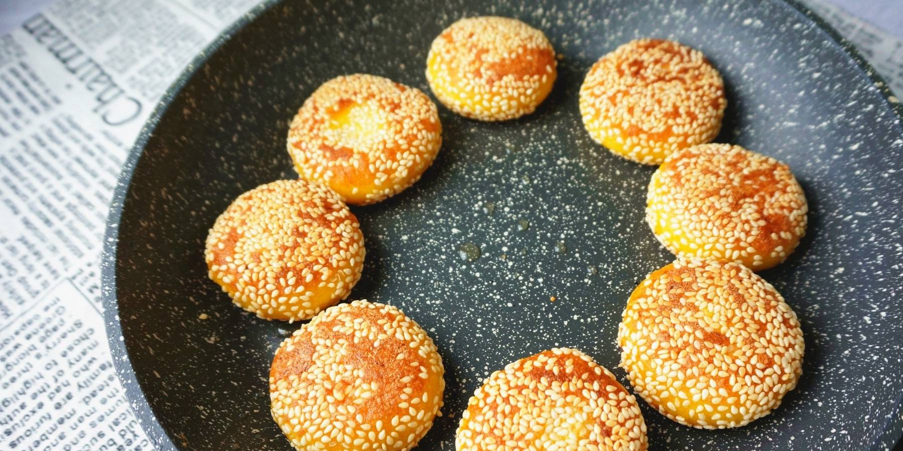面粉怎么制作南瓜饼 5dd8486dbd5749c0a901f4a828310d77.jpeg