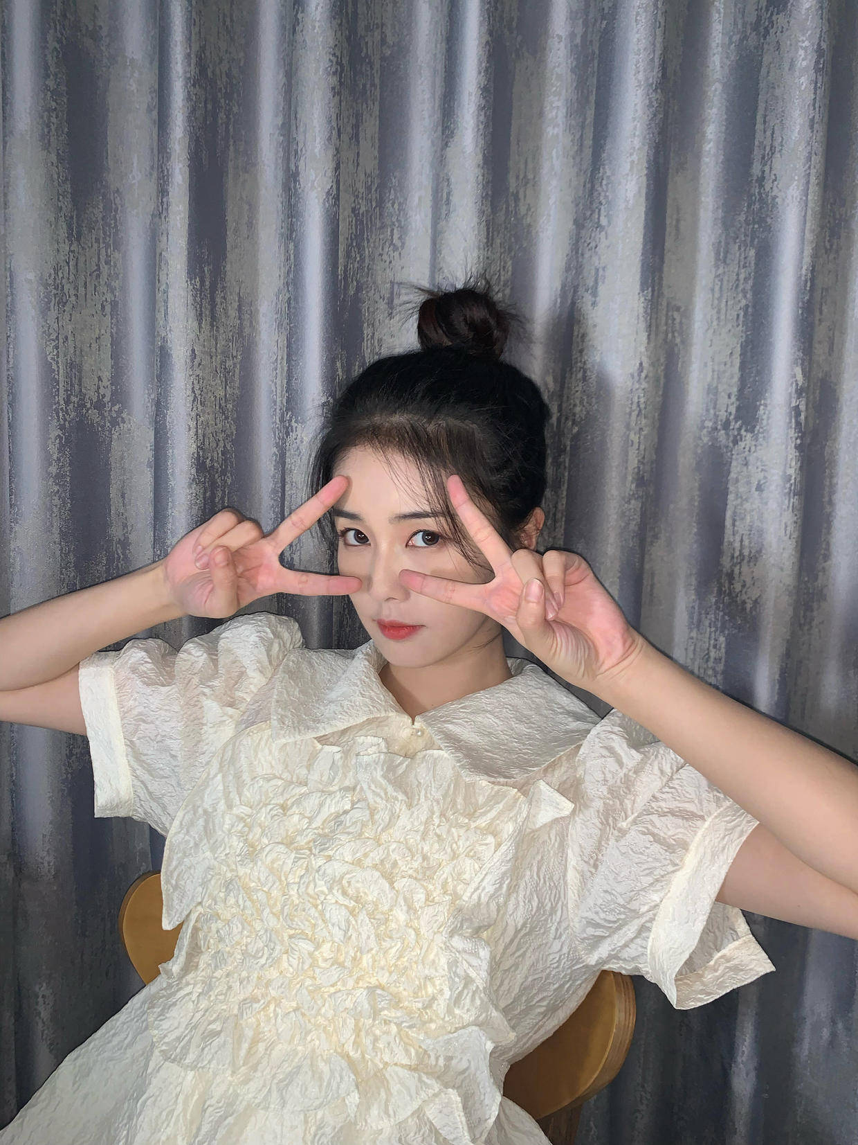 元素 白鹿人美又会穿,黑色格子西服套装知性干练,简约利落又有气场