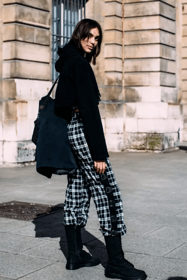 经典 卫衣+阔腿裤，今秋最舒适时髦的搭配！