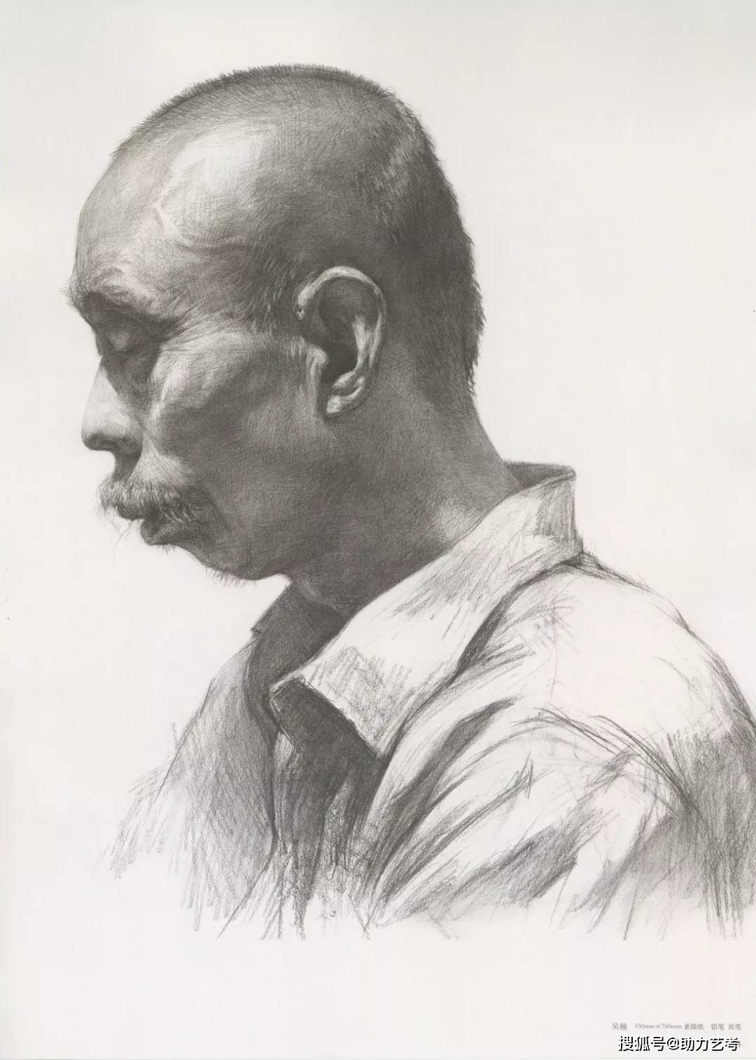 头像怎样画好素描老年人头像？注意这两点，画面效果会吓到你