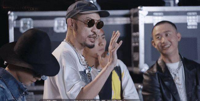 胡海泉|《哥哥》热狗自打脸，却赢得了人生的突破