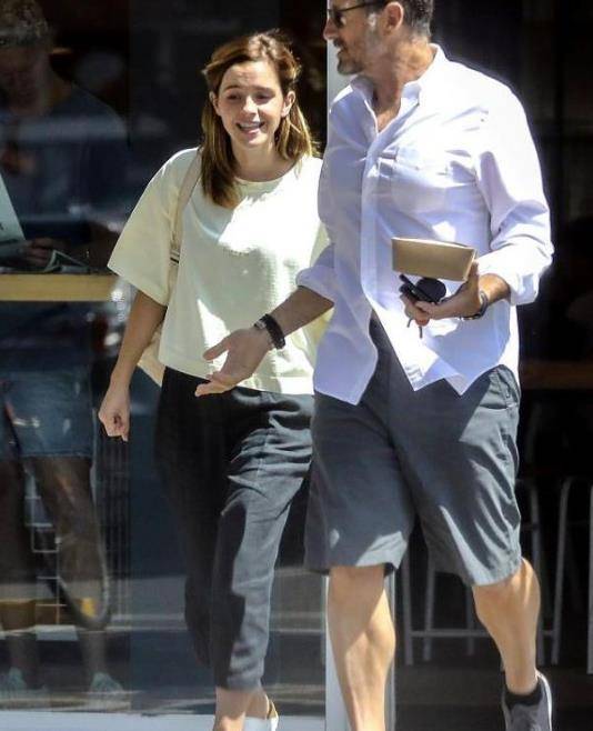 进行 31岁“赫敏”蜕变成女神了，颜值身材好吸睛，走在路上太抢镜了