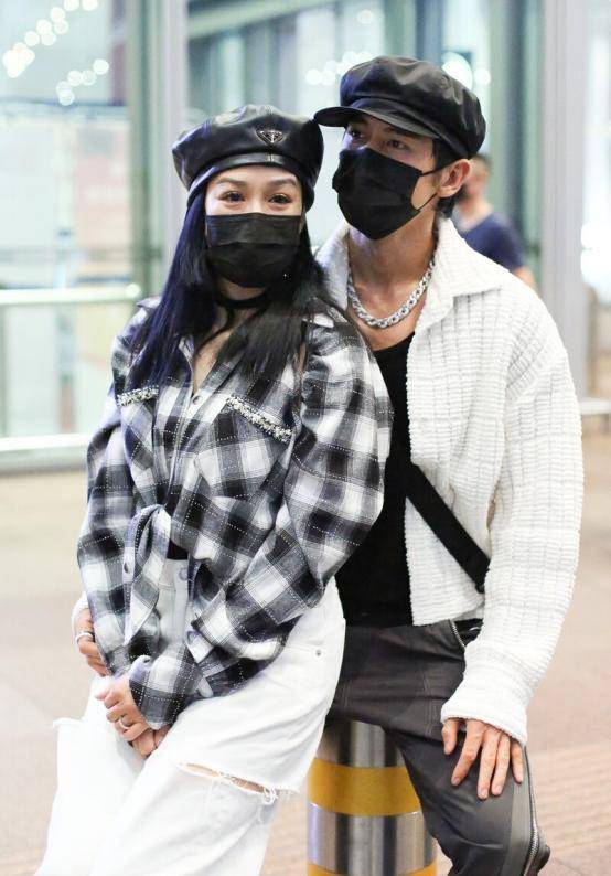 好身材 钟丽缇真挺时尚，日常穿搭遮不住好身材，自信满满的状态让人羡慕
