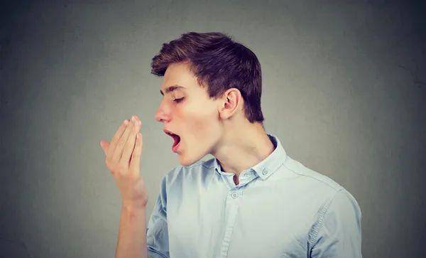 肾脏|晨起有4个表现，是肾在求救！5类人尤其要注意，别等肾衰竭才后悔