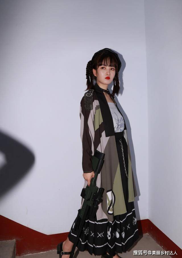 迷彩 最近火了一种“迷彩风”汉服，又酷又日常，设计感满满