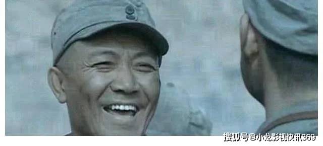 小人|亮剑：难怪钱伯钧对决时会输，你也不看看楚云飞手上拿的什么枪