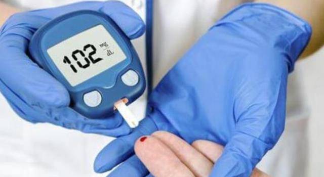 少碰|高血糖患者可以吃烤红薯吗?医生建议:除了它,3种食物也要少碰