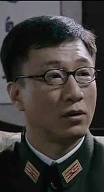 地下|余则成的孤独，成就了《潜伏》