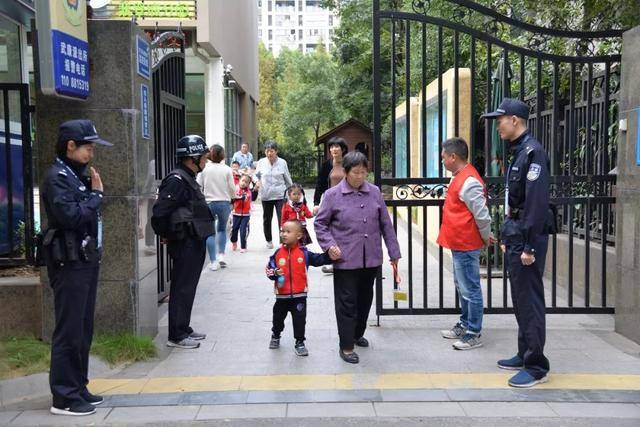 家长|继中小学“延迟服务”后，多地幼儿园离园时间确定，家长迎来春天