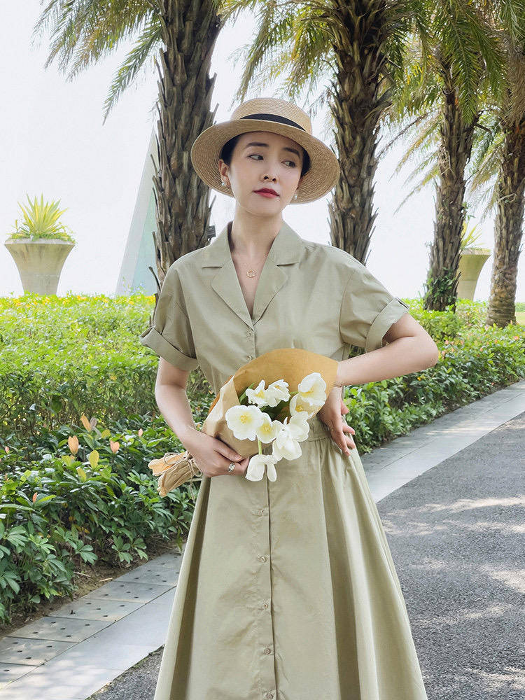 面料 秋冬连衣裙怎么选？穿一件西装领百褶裙就够了，很适合30+的女性