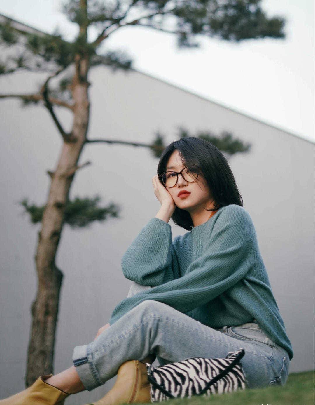 比拟 文艺女穿搭精选：秋天变裙装为裤子也能显温柔，这几款简约又好看