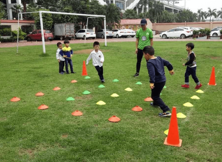 我国|幼儿园现“招生荒”，备受瞩目的公办幼儿园，为何如今无人问津？