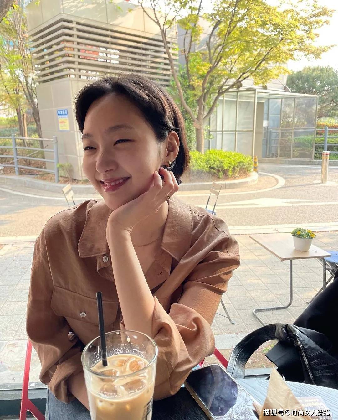 Chanel 遭男友劈腿再遇真爱，换100+时髦Look！30岁的她，靠什么俘获男神？