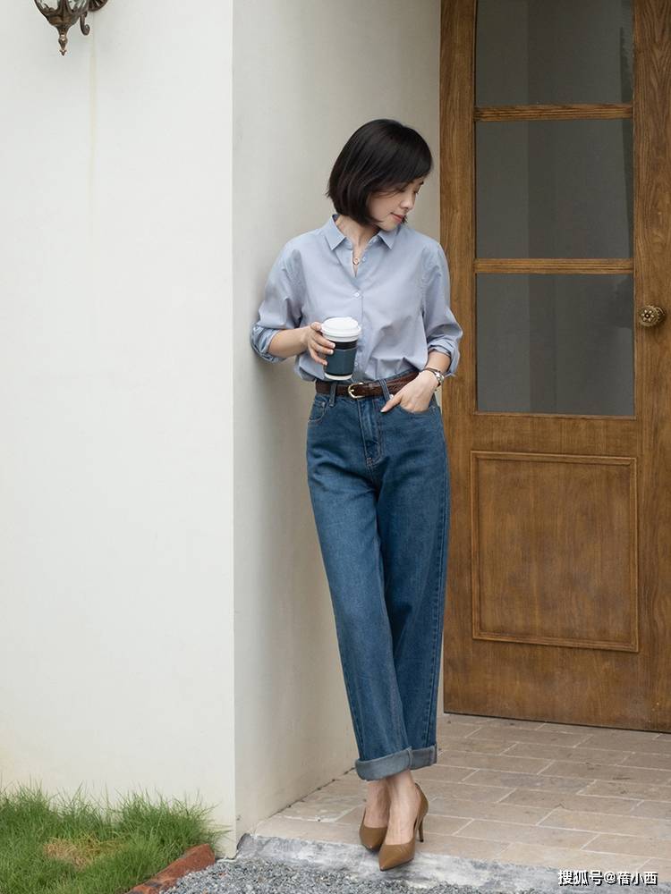 首选 职场女性多备“衬衫”，搭配阔腿裤、九分裤、半身裙，时髦又优雅