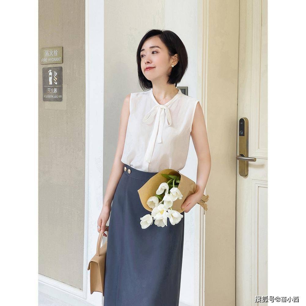 首选 职场女性多备“衬衫”，搭配阔腿裤、九分裤、半身裙，时髦又优雅