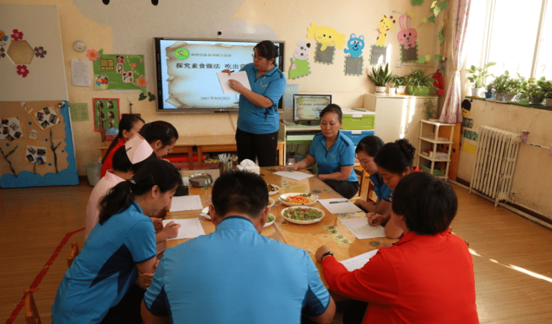 家长|幼儿园伙食费，几百元到2千元有啥区别，离职幼师：别只看价格