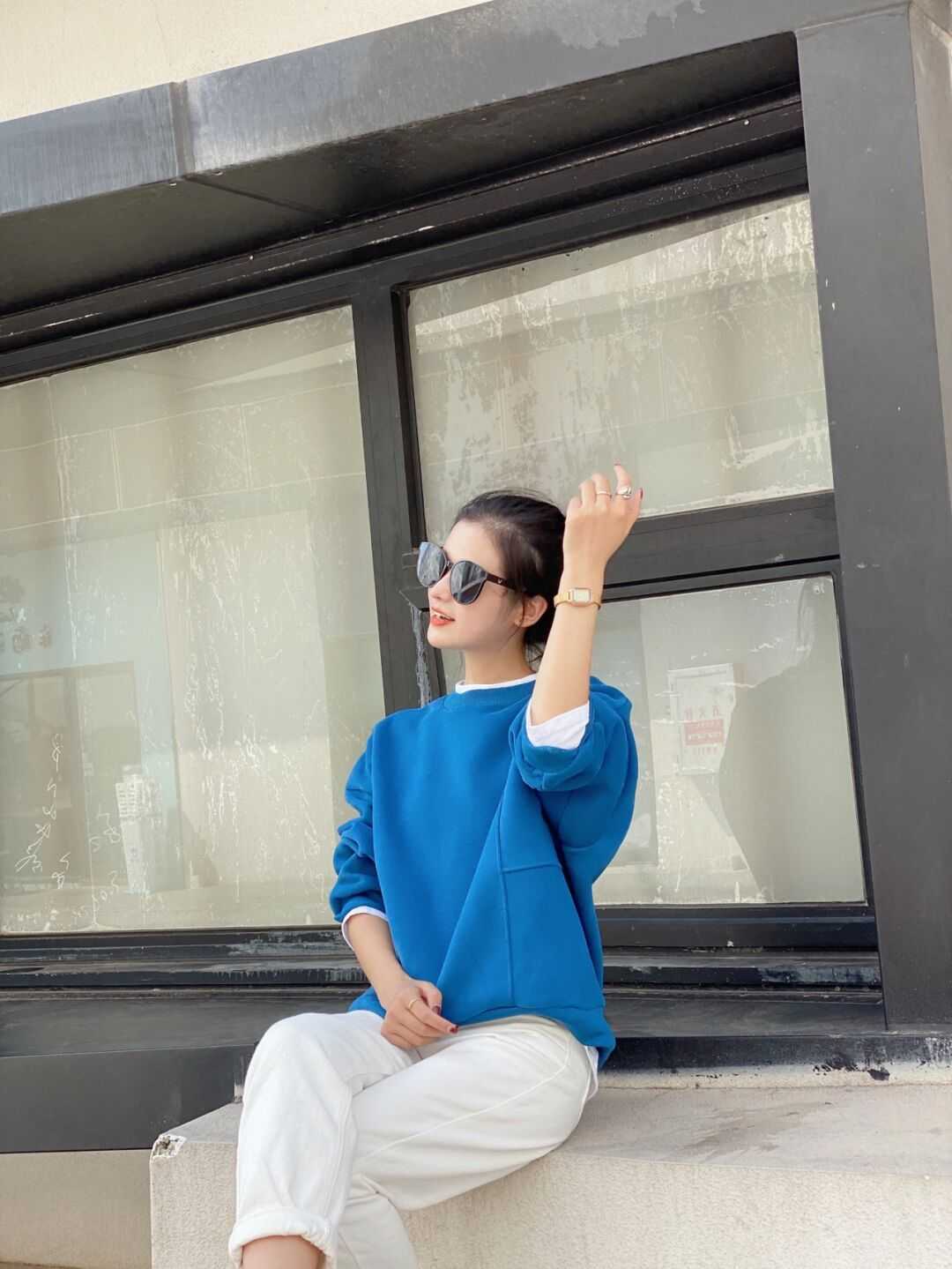 卫衣 卫衣可别只会穿黑白灰了！试试这六种颜色，一套比一套还洋气