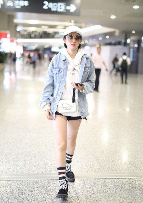 年代 忘不了蓝洁瑛的喇叭裤，黎姿的露肩装，这些经典的时尚都可以复制