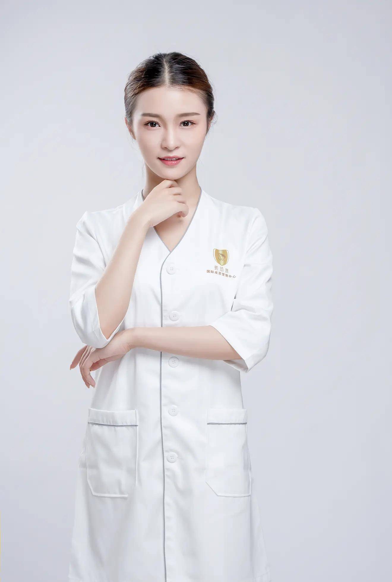 美肤盾美容师礼仪姿态,掌握这几点给顾客留下好印象!