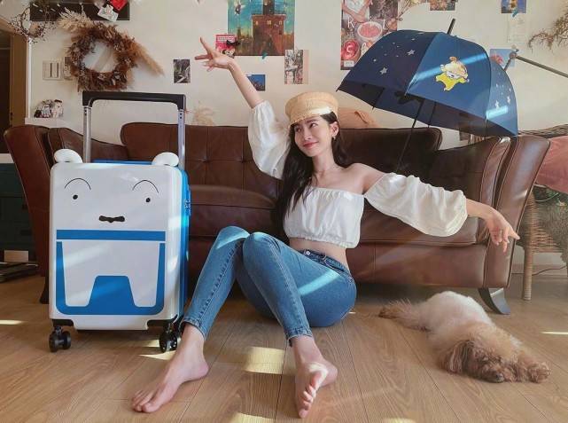 贝雷帽 拯救秋季大风天，你需要一款时髦帽子，曾之乔沈月都在用它凹造型