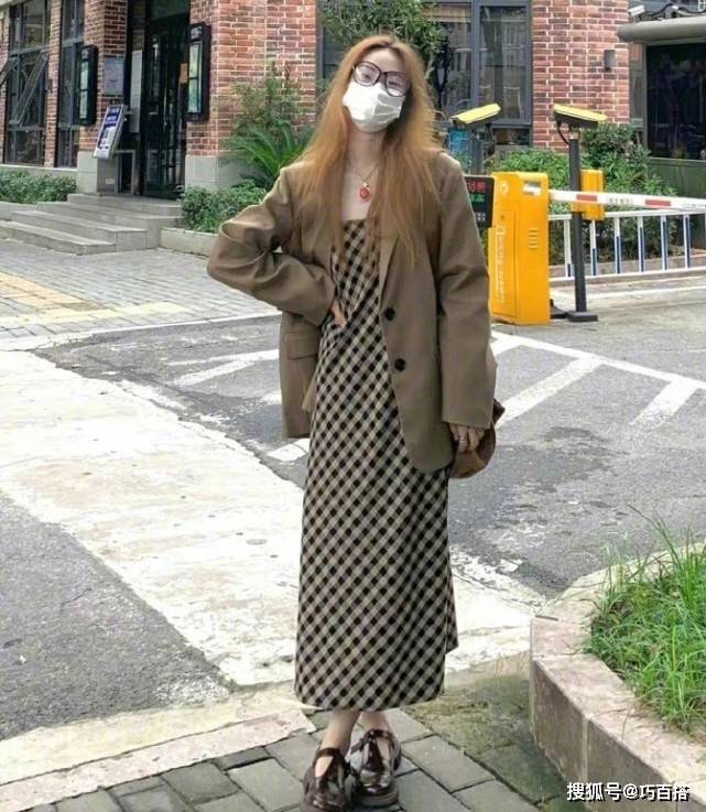 身长 秋冬天连衣裙别乱选，根据这三点挑，上身效果绝不会很差