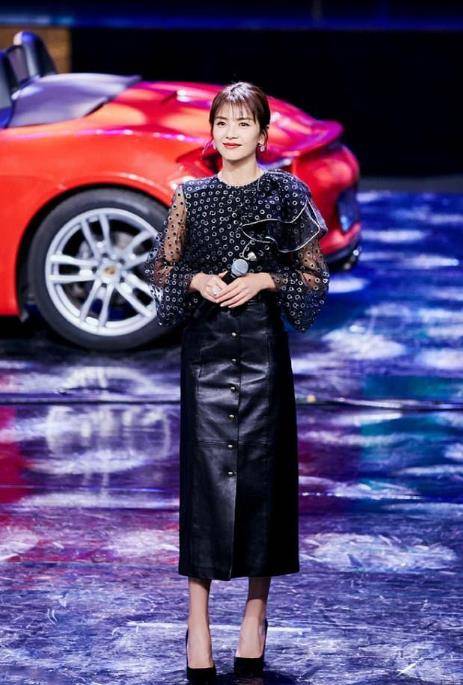 黑色 刘涛身材又出圈了，穿长裙也遮不住一双大长腿，完美hold全场