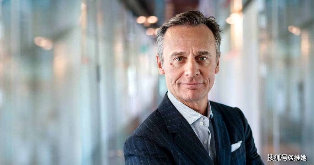 英国选美皇后与瑞士首富离婚后,分得30亿,财富超越女王_埃内斯托