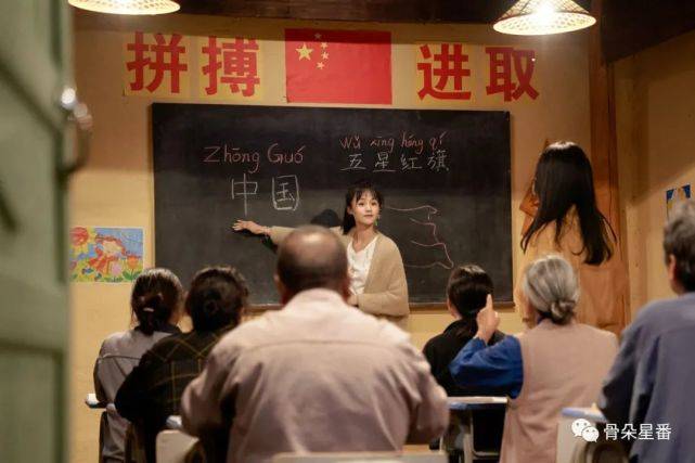 舞台|热剧人物丨主旋律、音乐剧、“小角色”，安悦溪的“千人千面