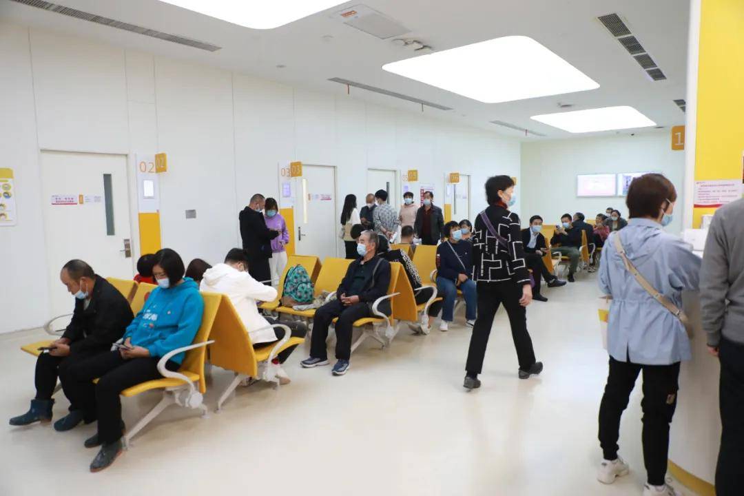 营养素|专家提醒：暴饮暴食容易诱发急性胰腺炎等疾病！