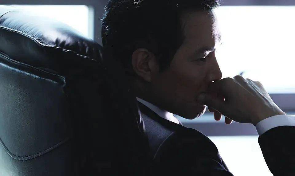 新世界|比起32万人打出8.9的《新世界》，《鱿鱼游戏》还是差一点