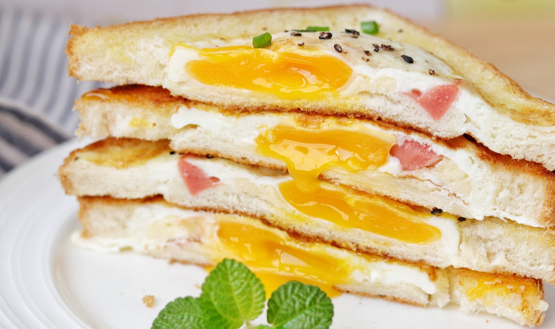 做法|教你用平底锅做这早餐,5分钟搞定,松软可口,还补钙,孩子爱吃