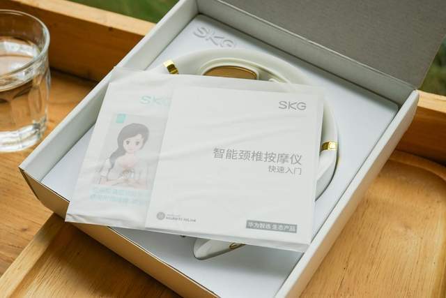 金色|拯救我的颈椎吧，华为智选SKG智能颈椎按摩仪
