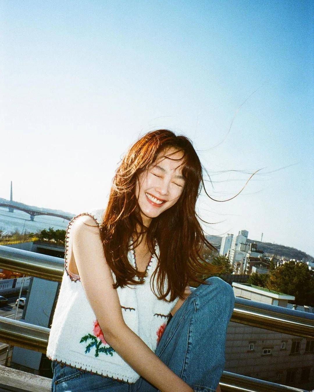 智英圈|ins一夜吸粉300W，27岁韩国“初恋脸”火出圈了！网友：我沦陷了