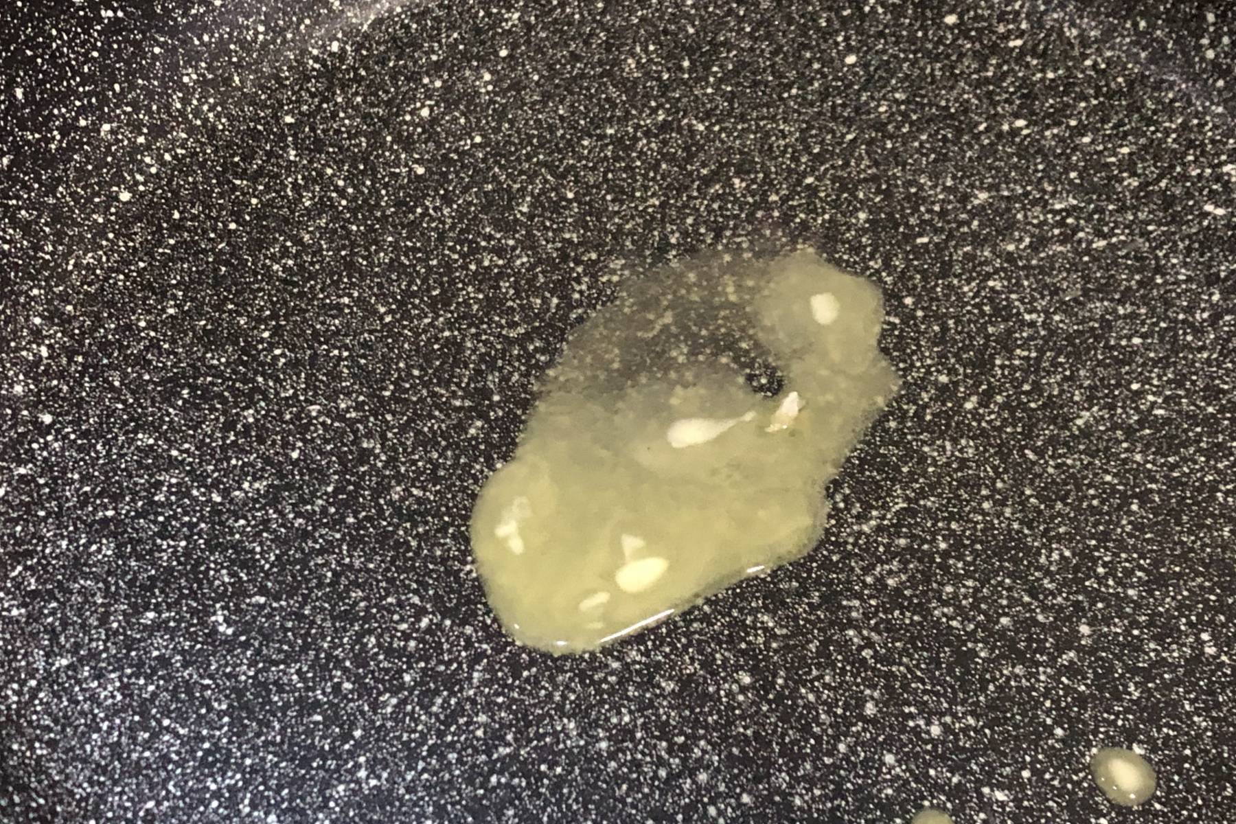 做法|教你用平底锅做这早餐,5分钟搞定,松软可口,还补钙,孩子爱吃