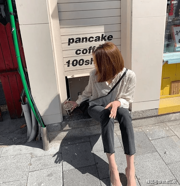 卫衣 今秋 5种小黑裤穿搭,让你秋冬更洋气~