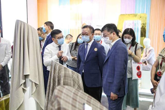 南山 南山智尚多款功能性面料亮相Intertextile，为设计师提供更多灵感
