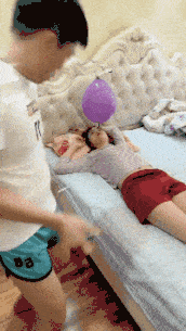 搞笑GIF：以後玩水上游戲，請不要帶上胖子、都下沉了！ 搞笑整蠱 第2张