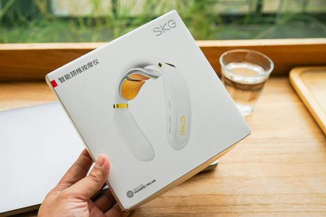 金色|拯救我的颈椎吧，华为智选SKG智能颈椎按摩仪