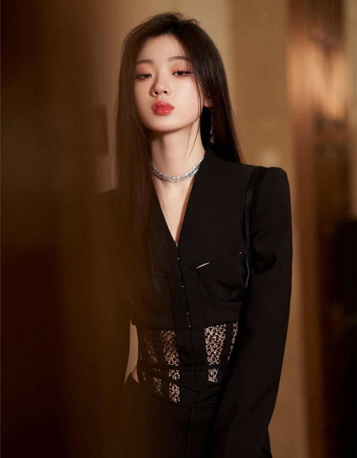 从好声音冠军沦为综艺咖,单依纯为何越来越不受待见