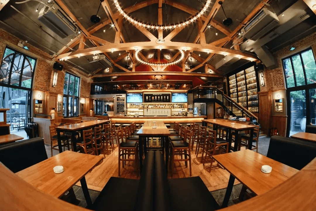 18小时全时段,深耕"餐 酒"模式,commune如何成为行业焦点?_消费