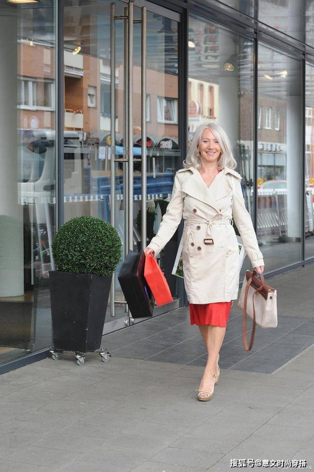 身材 外衣在精不在多，小女人，秋冬这几件就足够了，优雅而高级