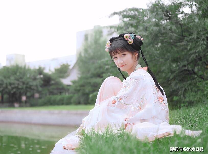 晓丹新天龙八部怀旧服玩家们有眼福了，嘉年华将至，众多Coser小姐姐助阵