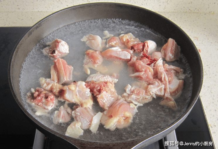 红烧肉怎么做软烂不柴又好吃 348d5b85844f48f0a3ccf023d49bb895.png