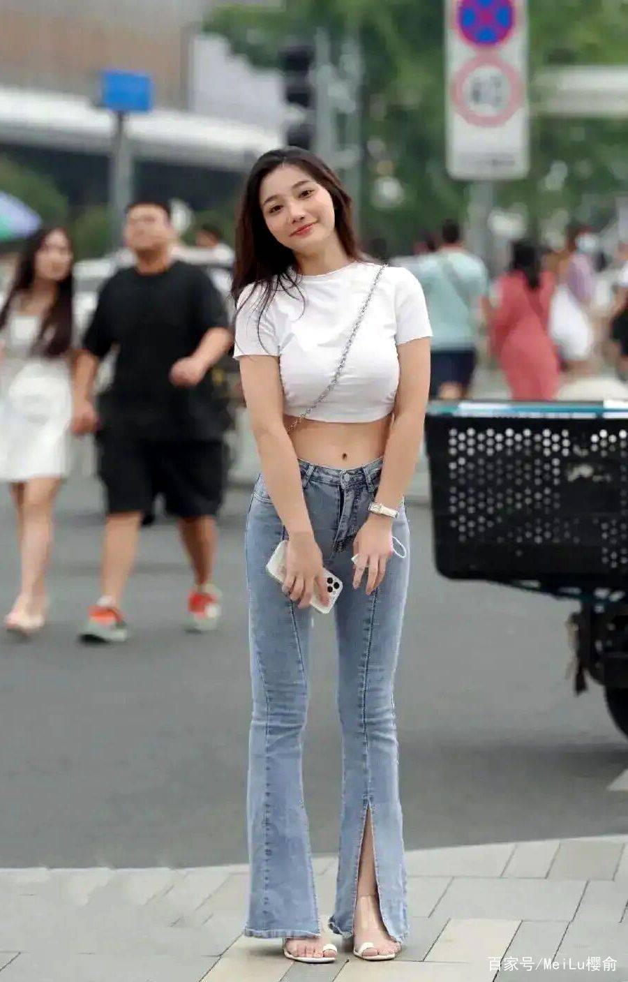 黑色 街拍：连衣裙搭配好了，真的会成为焦点